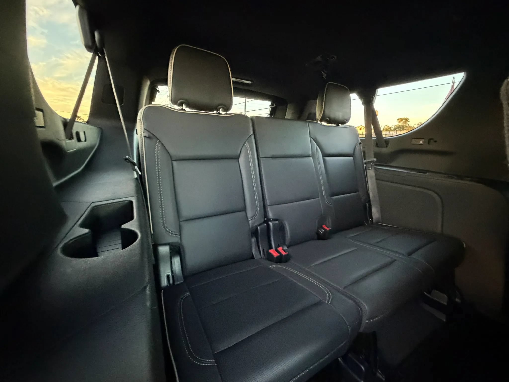 Used 2023 GMC Yukon XL SLT AWD/4WD image 26