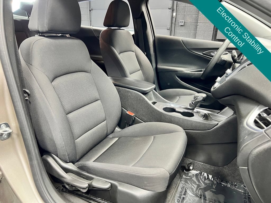 Used 2025 Chevrolet Malibu LT FWD image 7