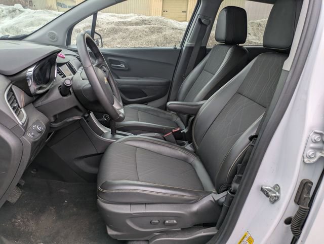 Used 2020 Chevrolet Trax LT w/ Redline Edition image 7