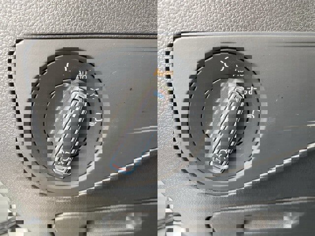 Used 2023 Volkswagen Tiguan SE R-Line image 26