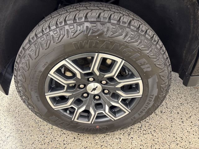 Used 2024 Chevrolet Colorado Z71 w/ Z71 Convenience Package 2 image 6