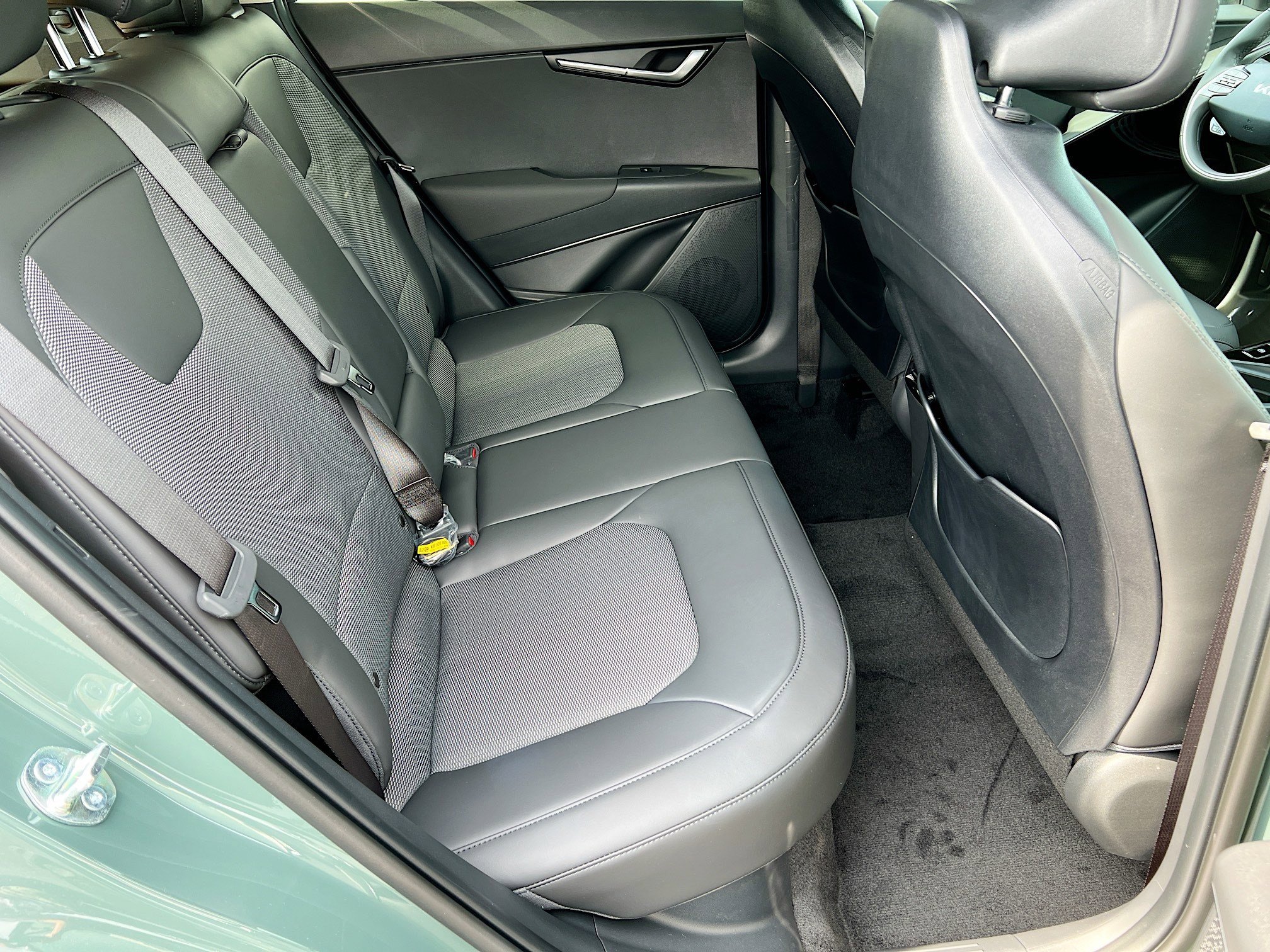 New 2025 Kia Niro EX Touring image 24