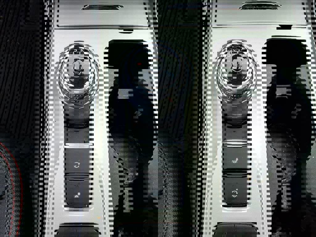 Used 2024 Ford Explorer ST-Line w/ Class IV Trailer Tow Package image 17