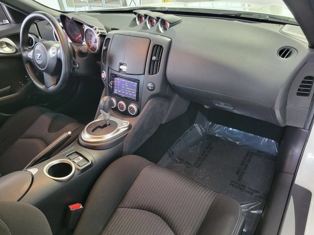 Used 2013 Nissan 370Z Roadster RWD image 15