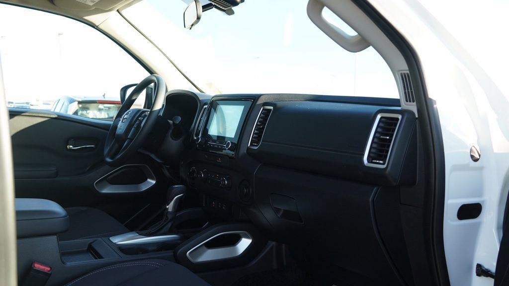 Used 2024 Nissan Frontier SV w/ Technology Package image 21