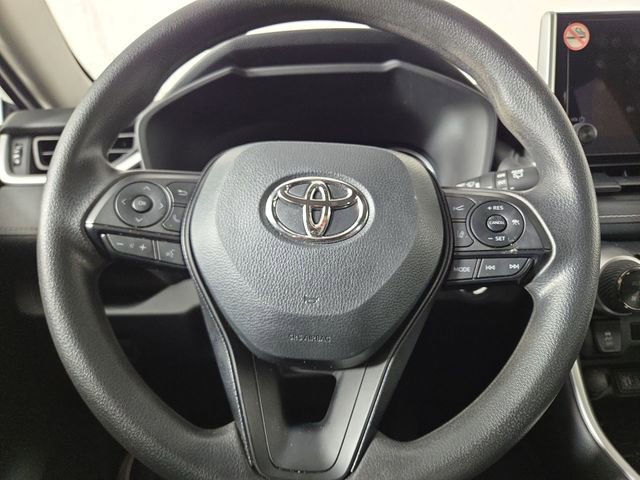 Used 2025 Toyota RAV4 XLE image 21