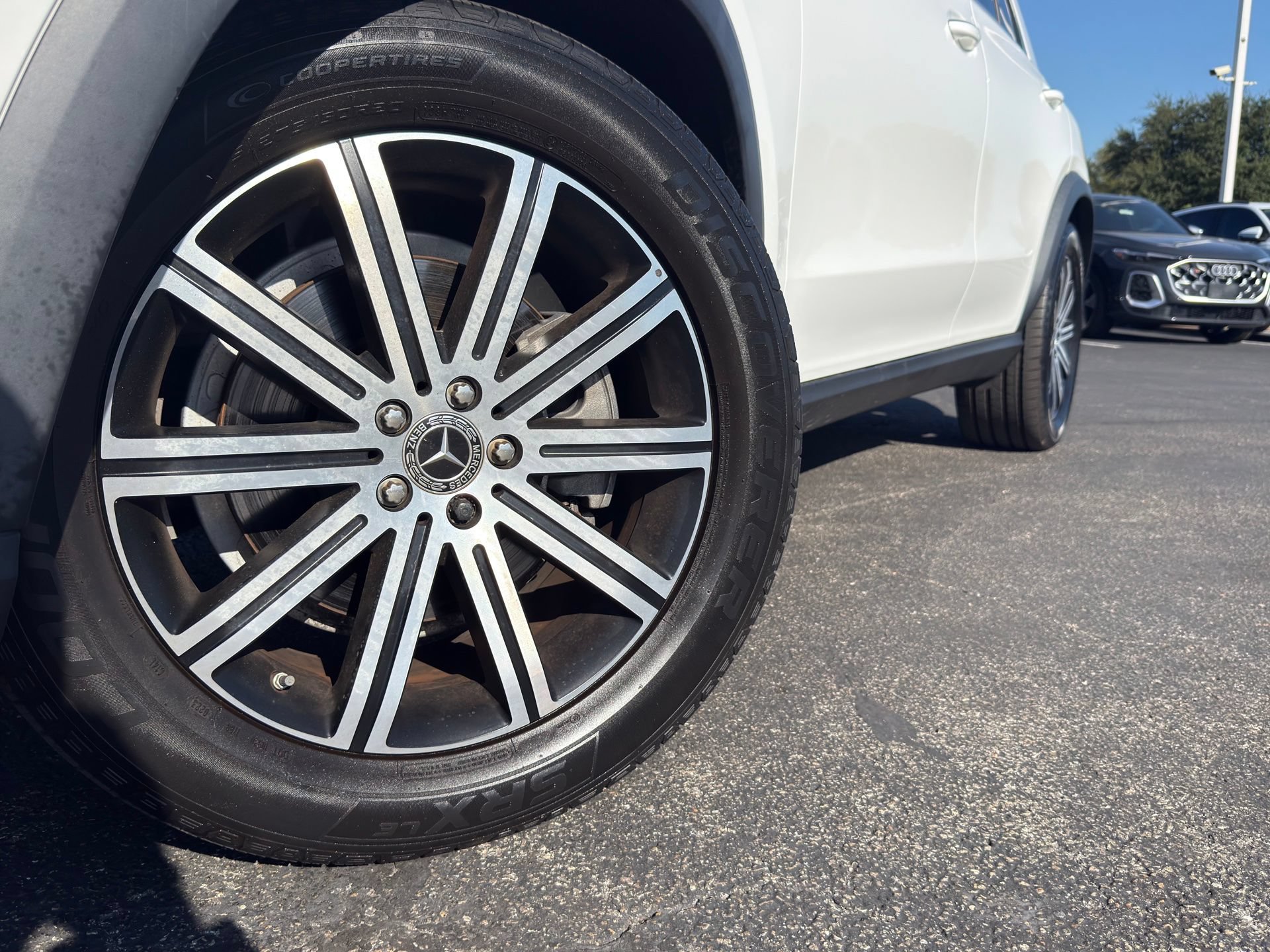 Used 2024 Mercedes-Benz GLE 350 4MATIC image 4