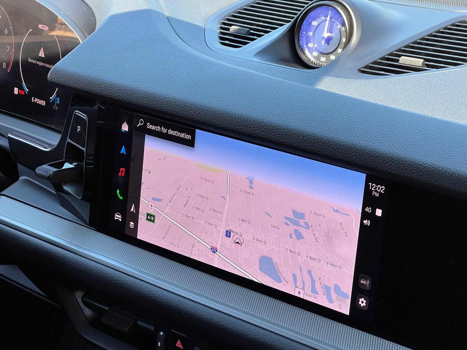 Certified 2025 Porsche Cayenne E-Hybrid AWD/4WD image 40
