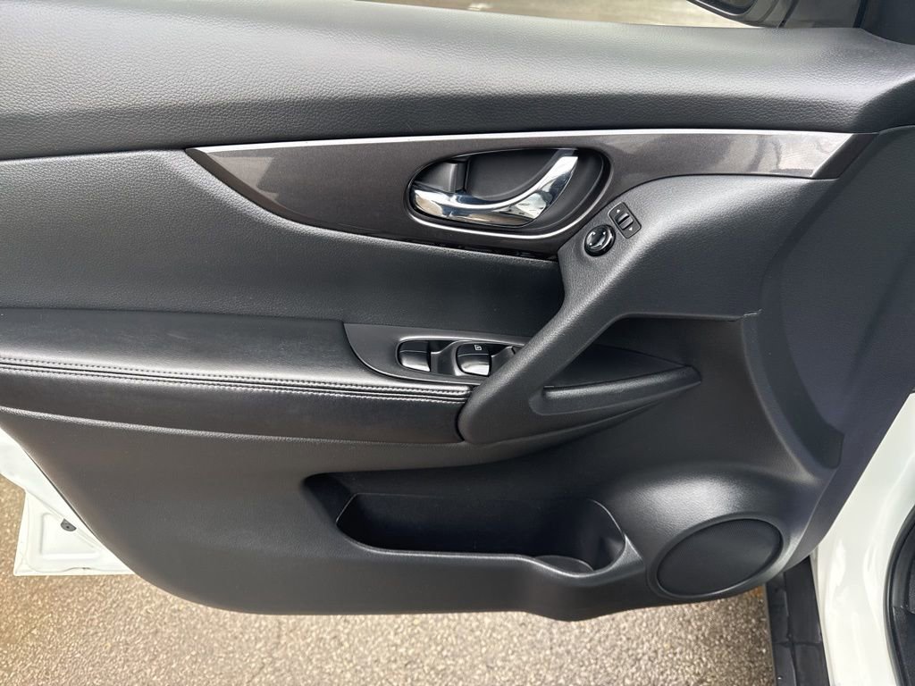 Used 2020 Nissan Rogue SV AWD/4WD image 20