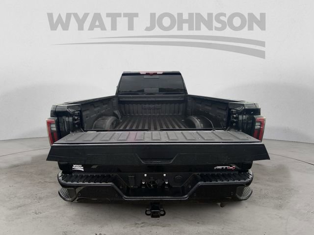 Used 2025 GMC Sierra 2500 AT4 w/ AT4 Premium Plus Package AWD/4WD image 16