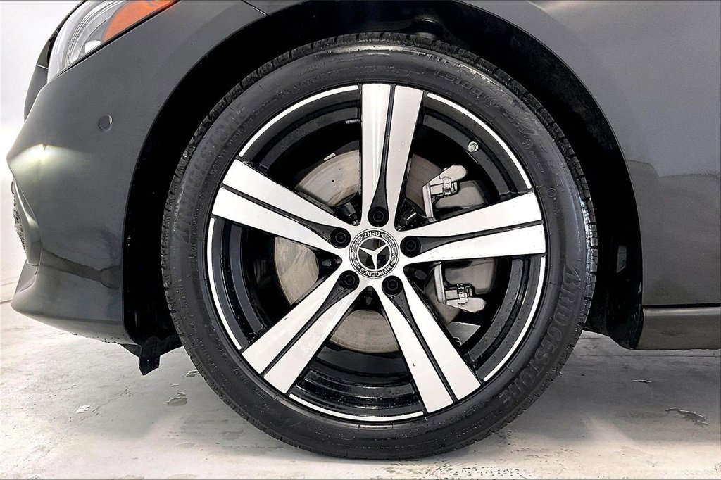 Used 2025 Mercedes-Benz C 300 Sedan image 10
