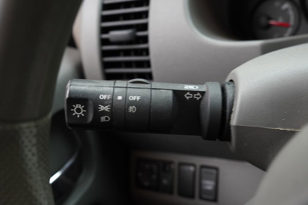 Used 2020 Nissan Frontier SV w/ Midnight Edition Floor Mats image 33