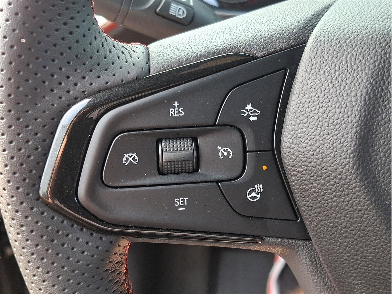 Used 2022 Chevrolet TrailBlazer RS w/ Technology Package image 16