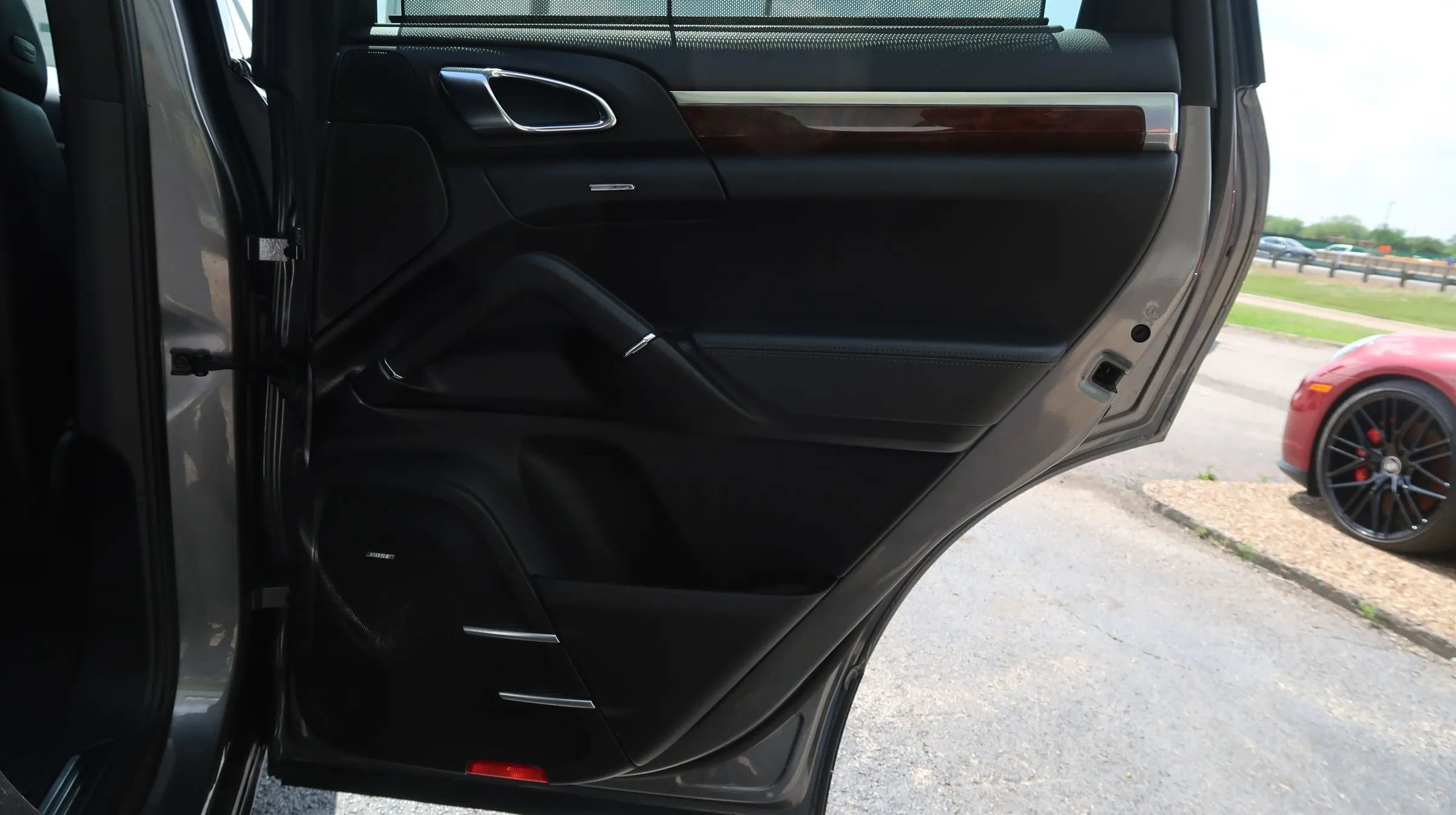 Used 2011 Porsche Cayenne S AWD/4WD image 48
