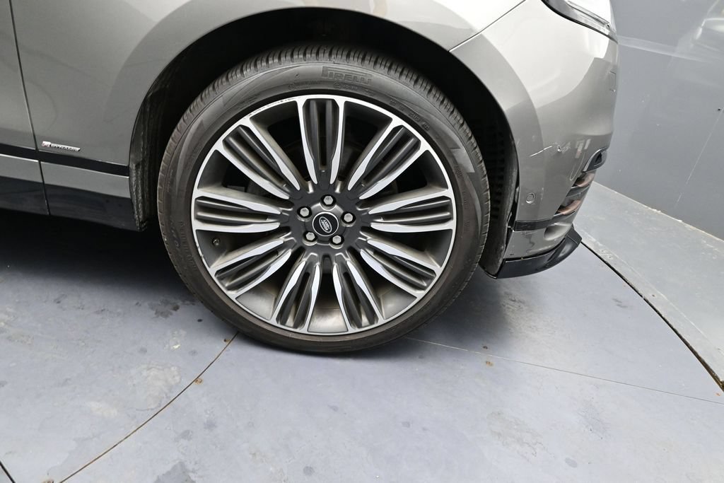 Used 2018 Land Rover Range Rover Velar R-Dynamic HSE AWD/4WD image 18