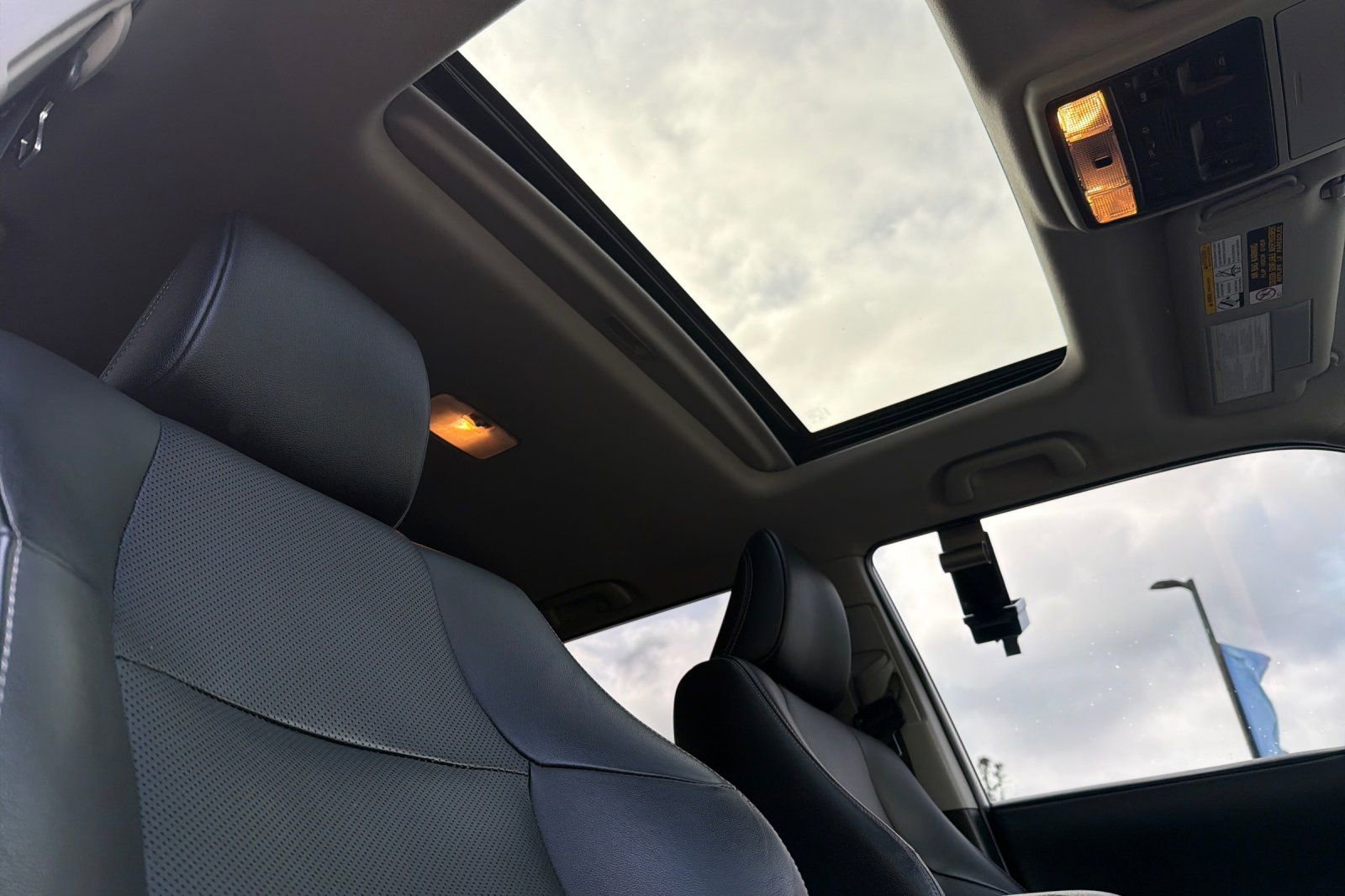 Used 2018 Toyota 4Runner Limited image 18