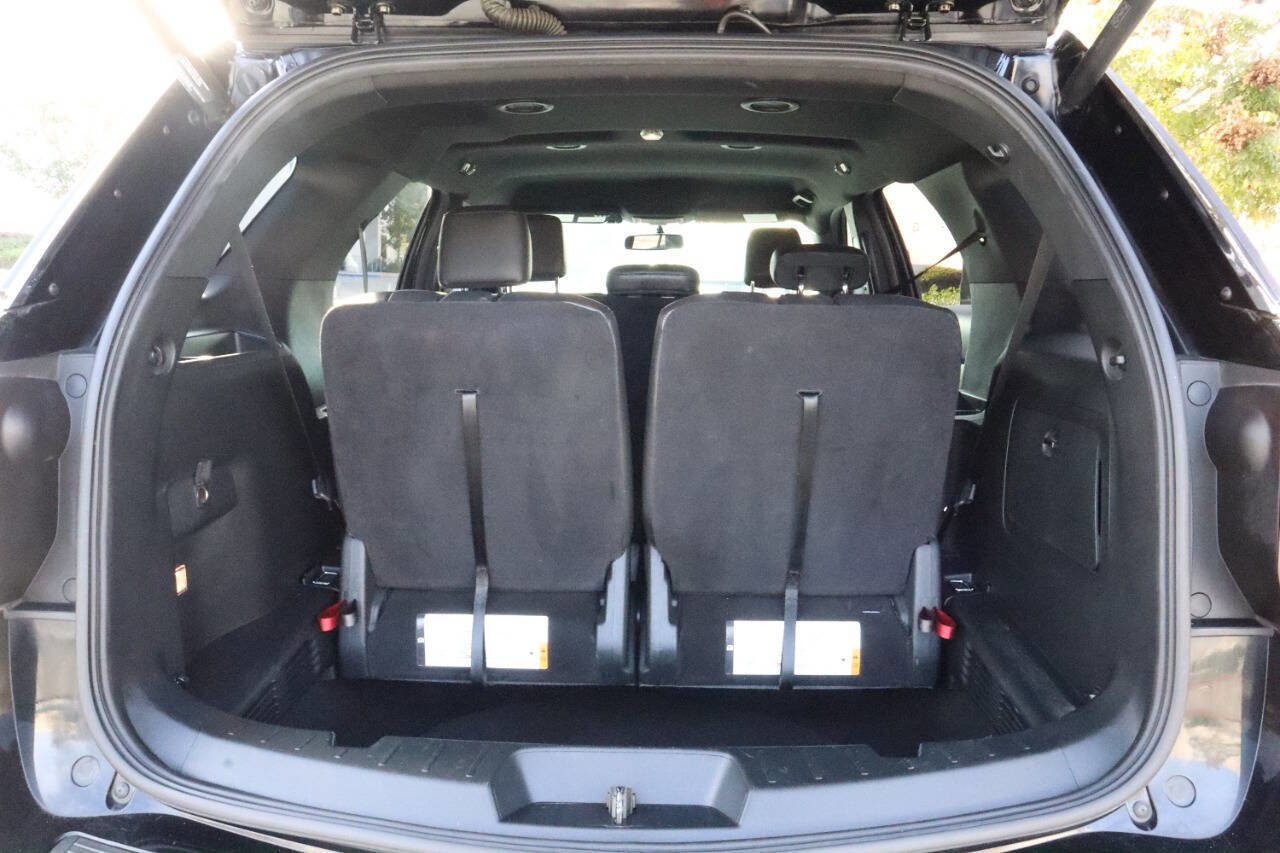 Used 2018 Ford Explorer XLT w/ Equipment Group 202A image 23