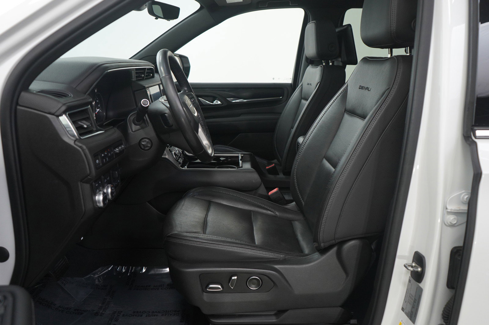 Used 2021 GMC Yukon Denali w/ Denali Ultimate Package image 18