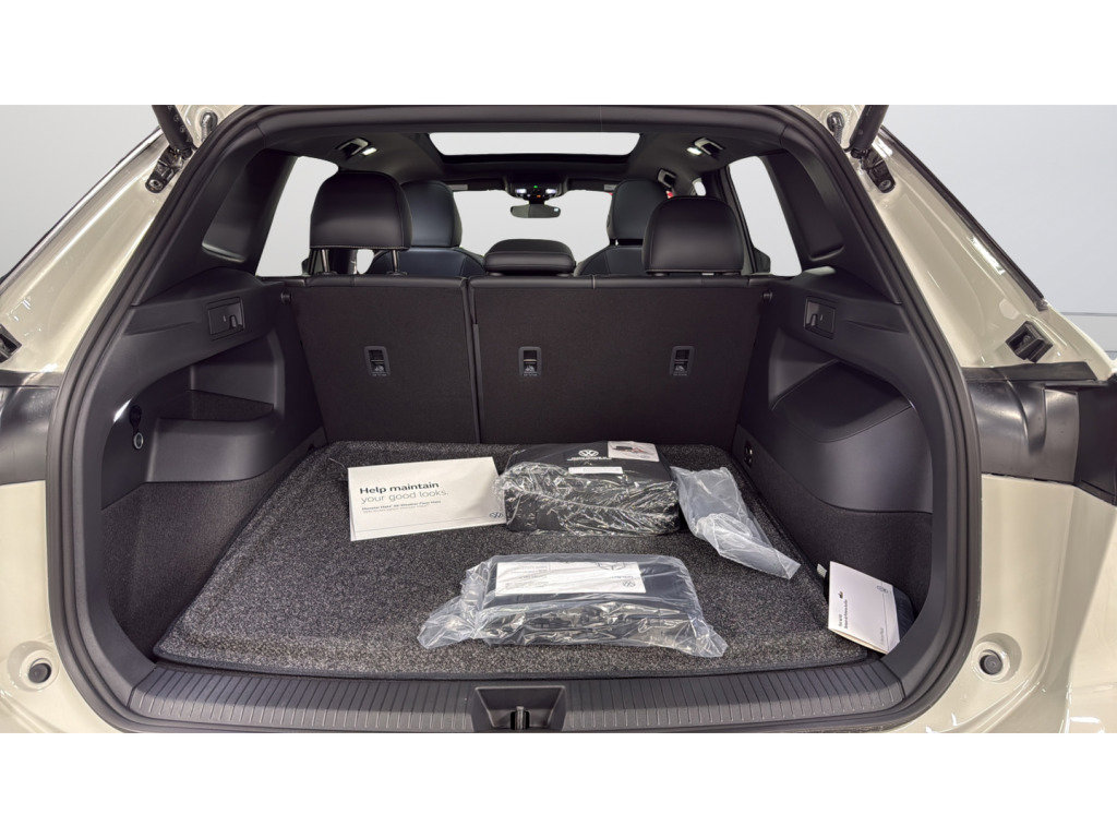 New 2026 Volkswagen Tiguan SE R-Line image 32