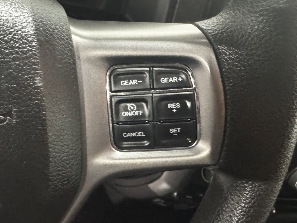 Used 2022 RAM 1500 Classic SLT image 6
