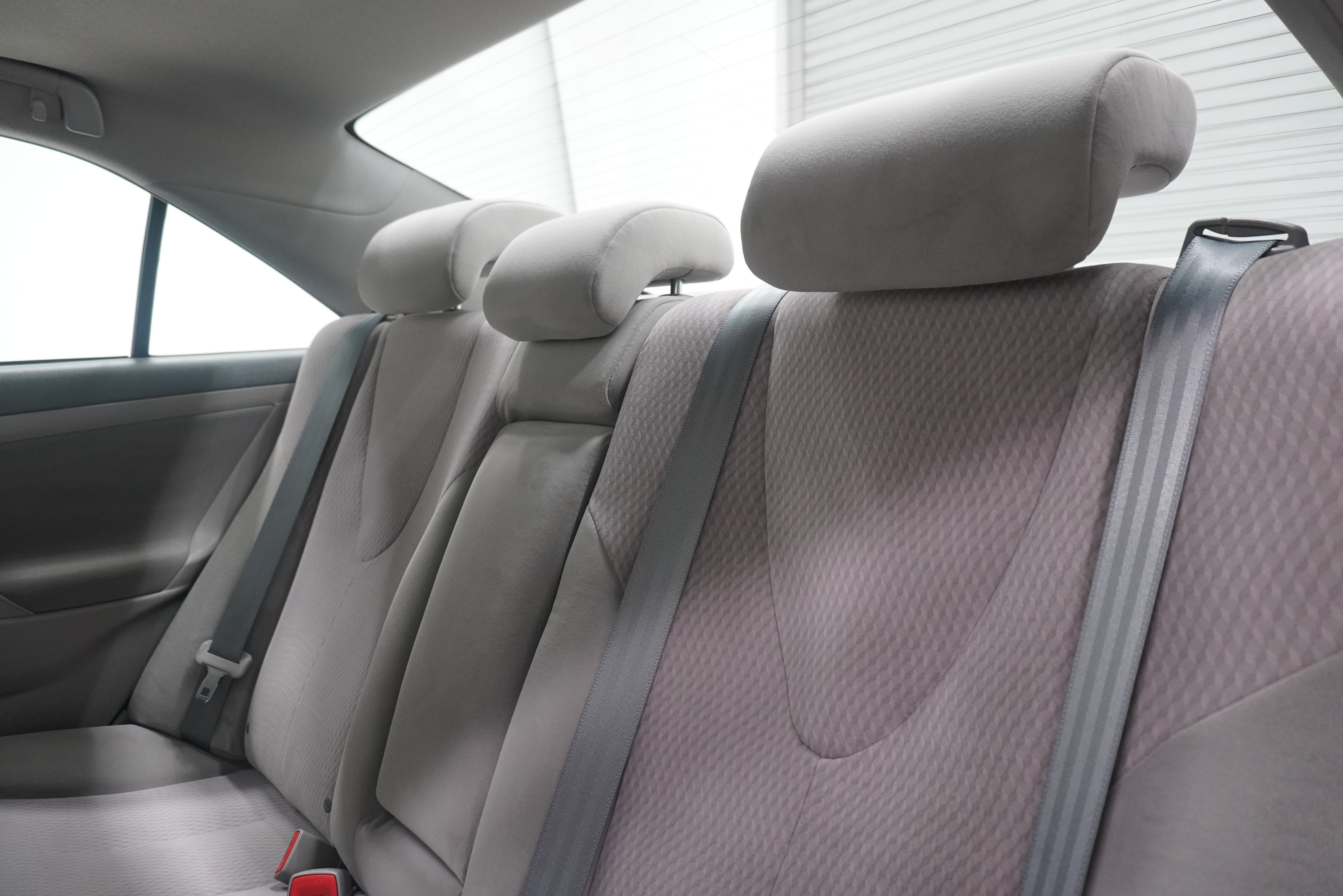 Used 2010 Toyota Camry LE FWD image 12