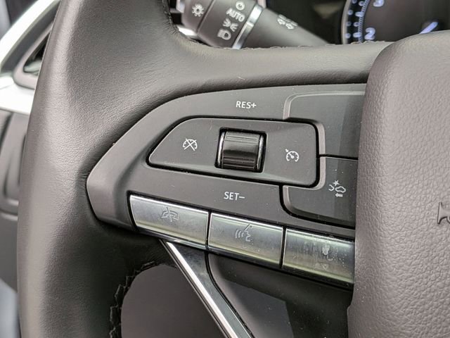 Certified 2025 Cadillac XT6 Luxury AWD/4WD image 11