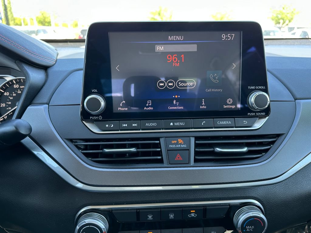 Used 2024 Nissan Altima 2.5 SR FWD image 29