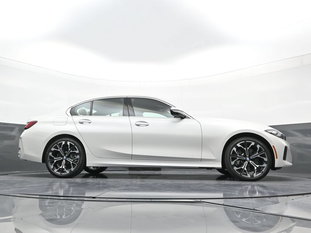 New 2026 BMW 330i xDrive Sedan w/ Premium Package AWD/4WD image 29