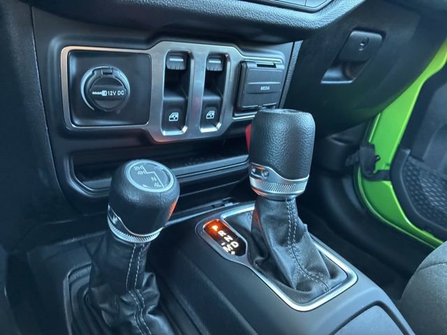 Used 2025 Jeep Wrangler Sport image 30