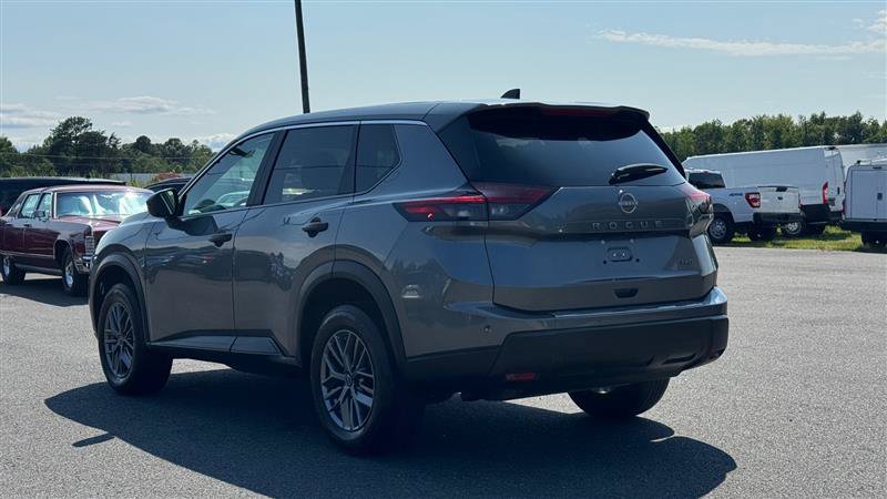 Used 2024 Nissan Rogue S AWD/4WD image 13