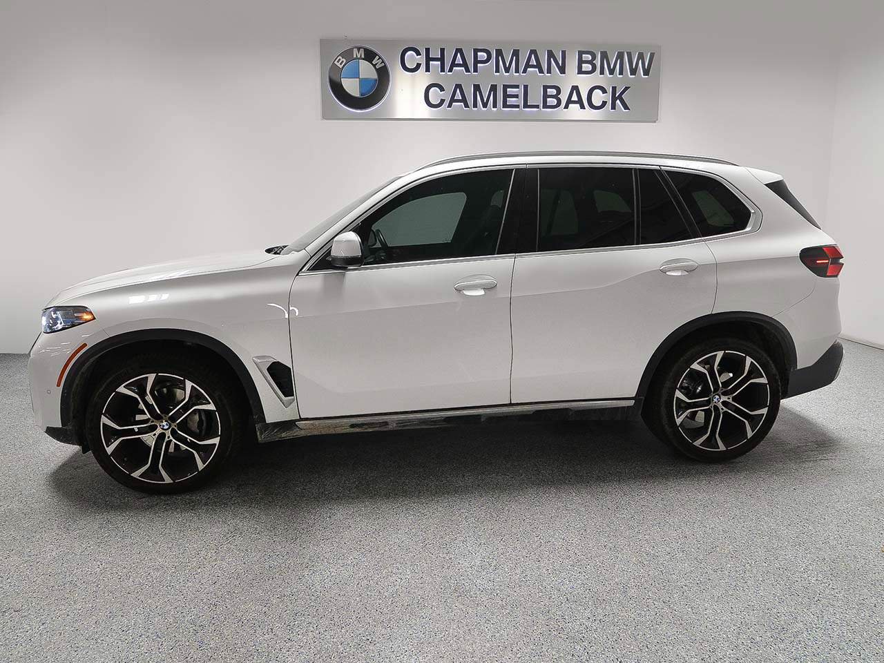 Used 2026 BMW X5 sDrive40i w/ Premium Package RWD image 3