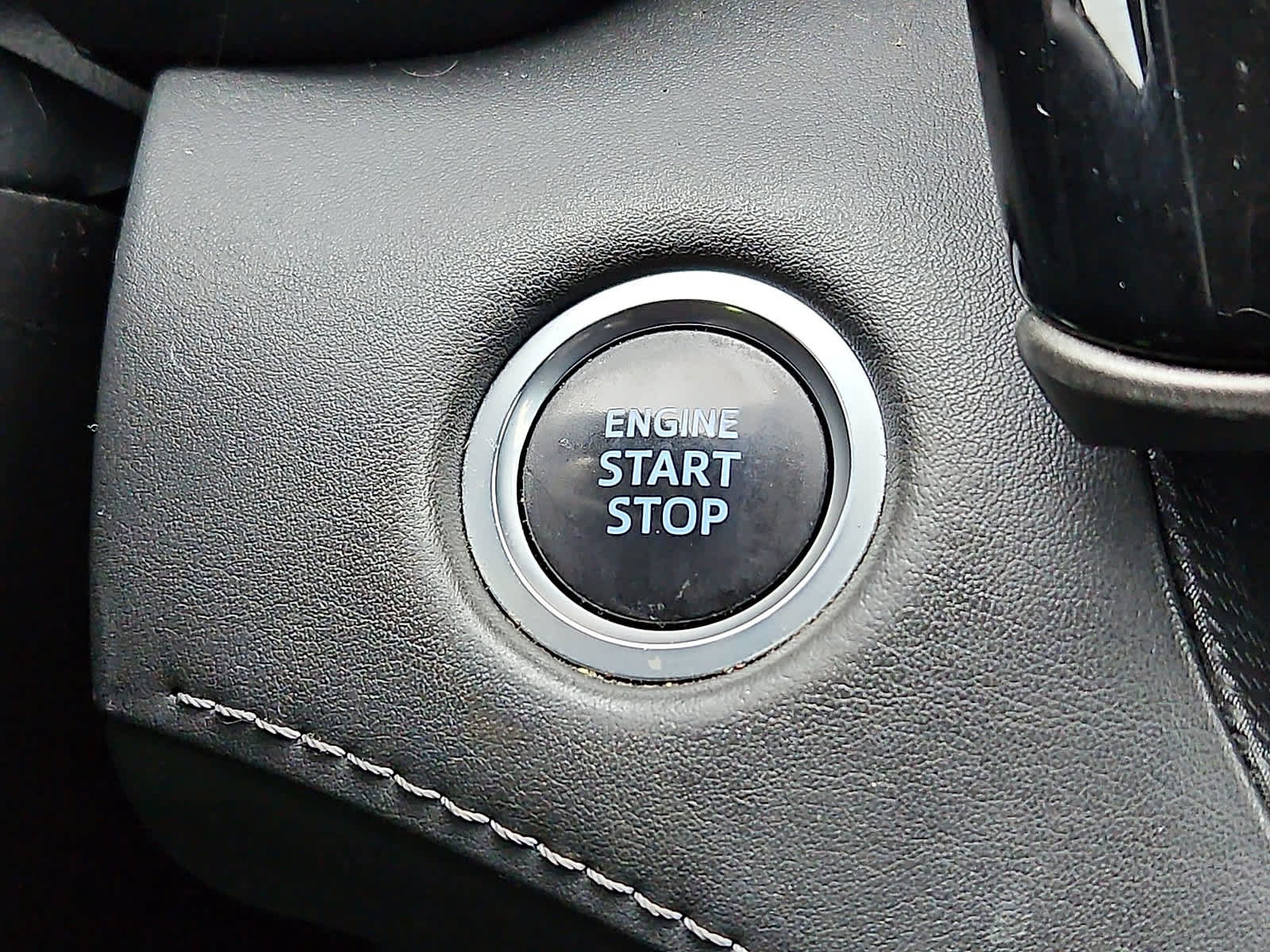 Used 2021 Toyota Highlander LE AWD/4WD image 22