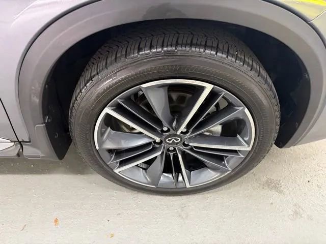 Used 2025 INFINITI QX55 Luxe w/ Accent Package image 4