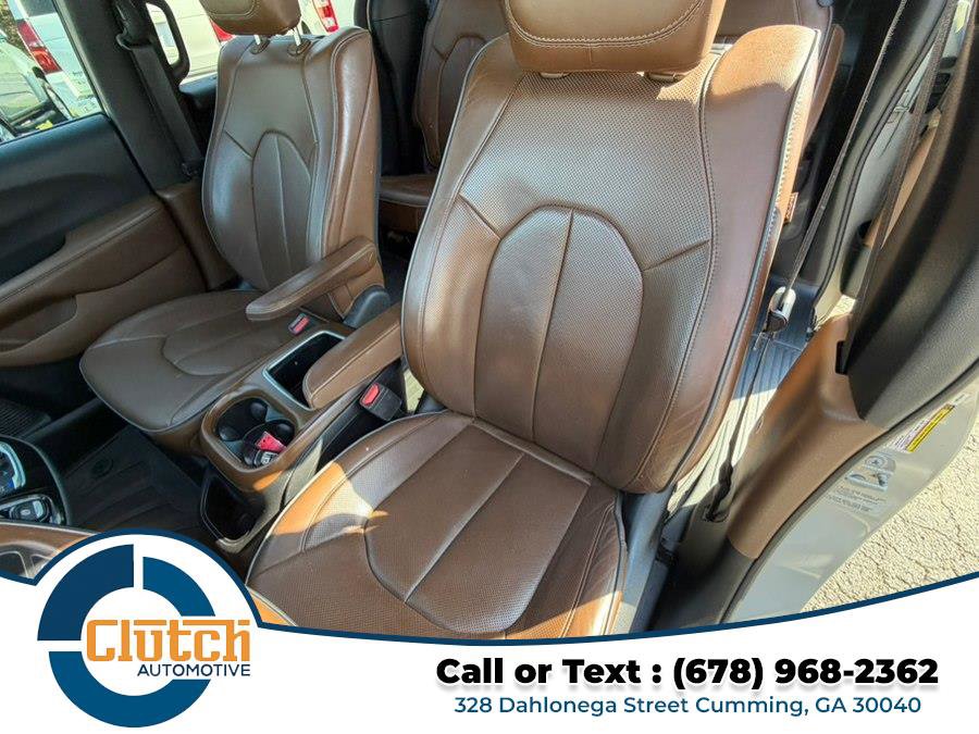 Used 2017 Chrysler Pacifica Limited w/ UConnect Theater Package image 13