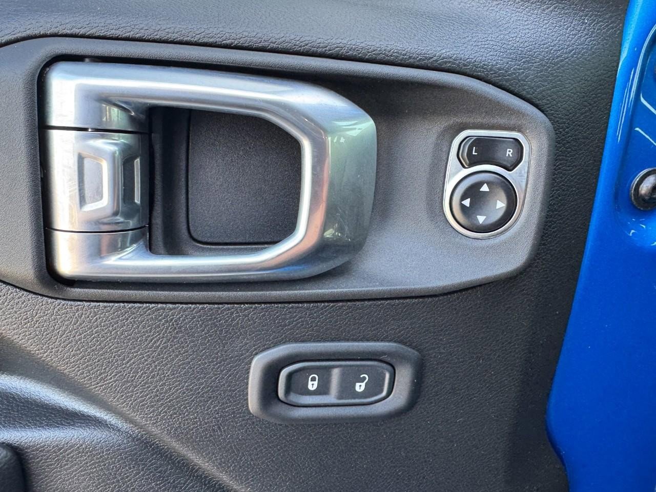 Used 2024 Jeep Gladiator Rubicon w/ Safety Group image 15