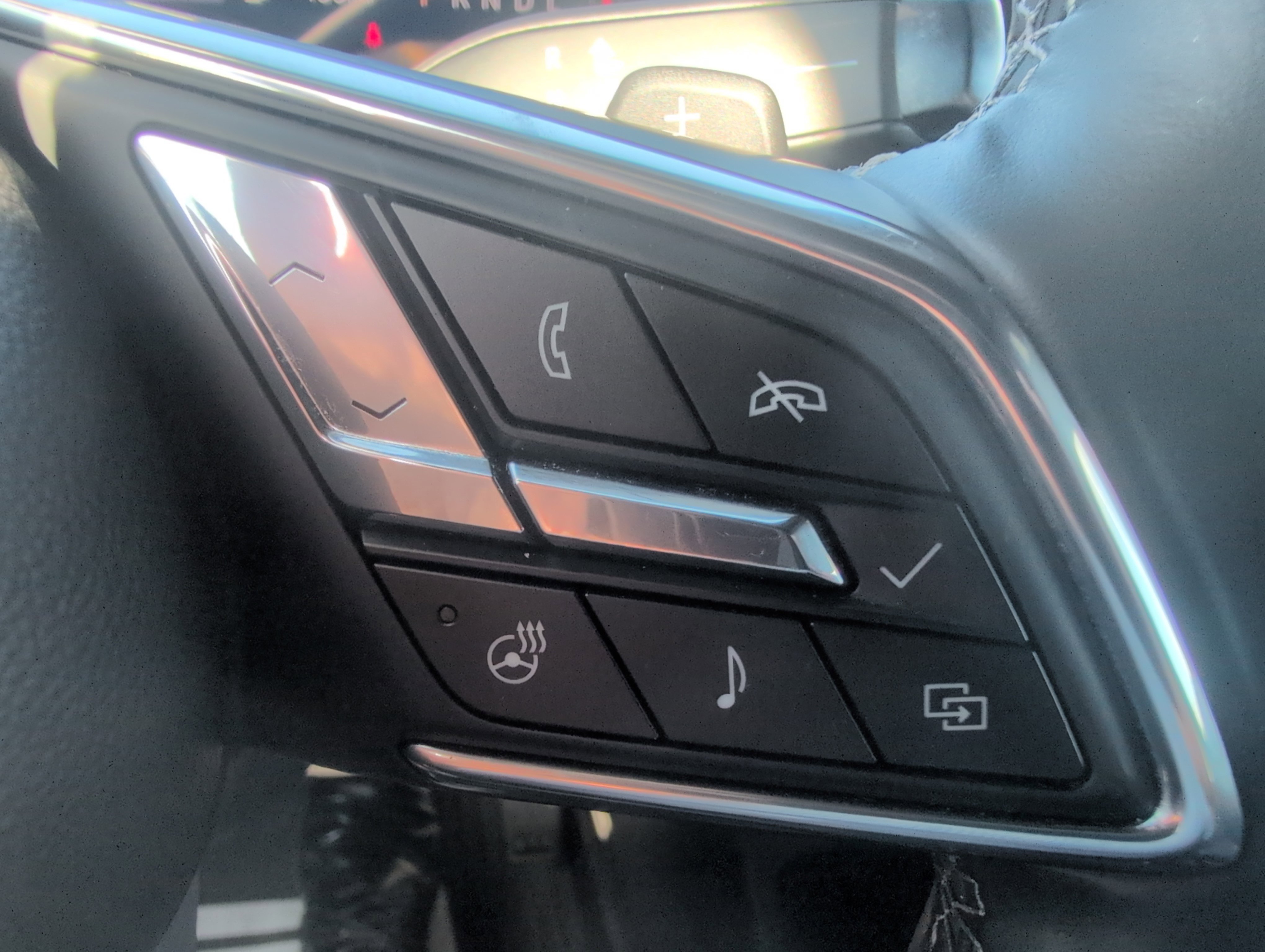 Used 2025 Buick Enclave Sport Touring w/ LPO, Floor Liner Package image 21