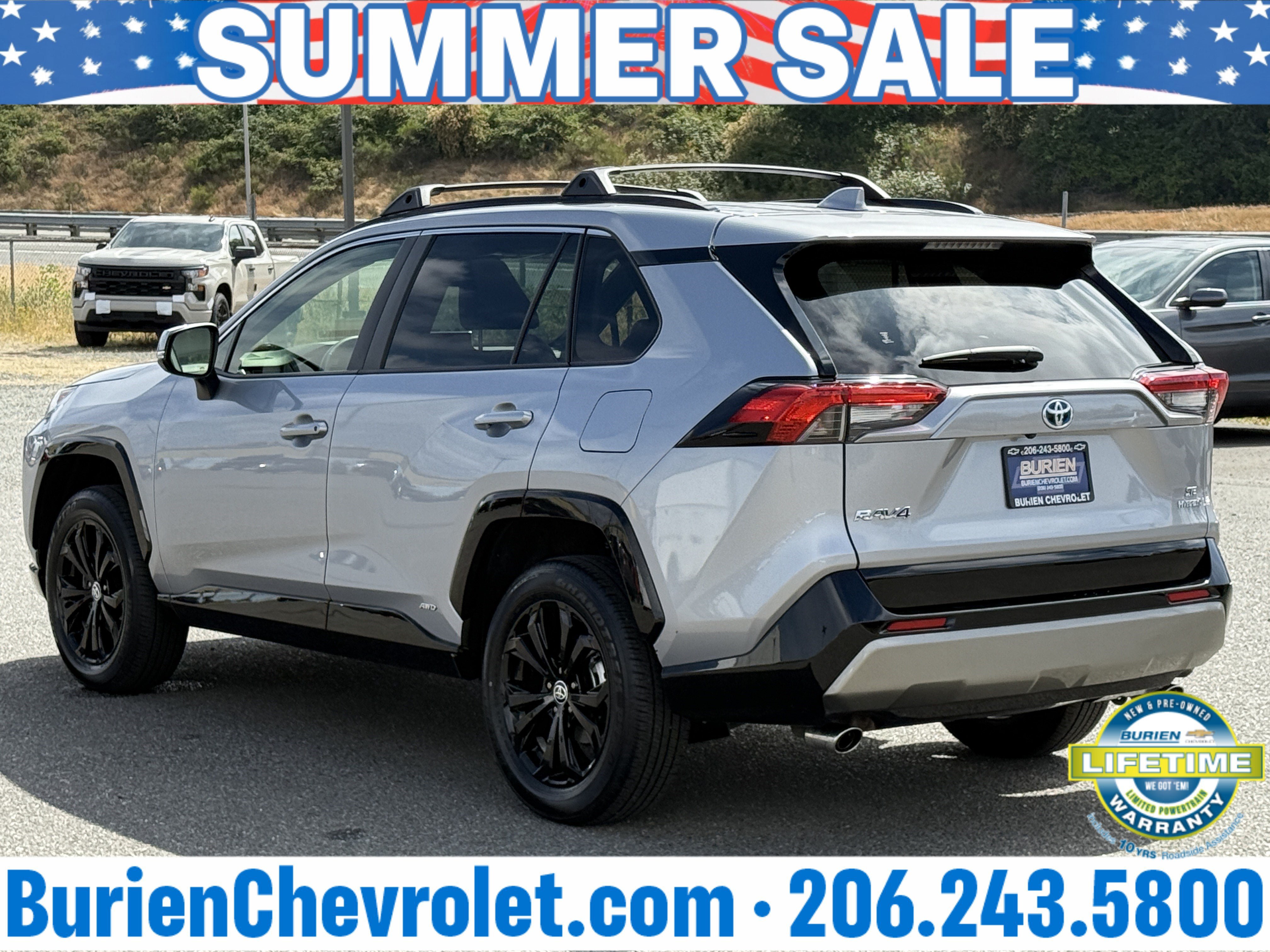 Used 2022 Toyota RAV4 SE w/ Convenience Package AWD/4WD image 3