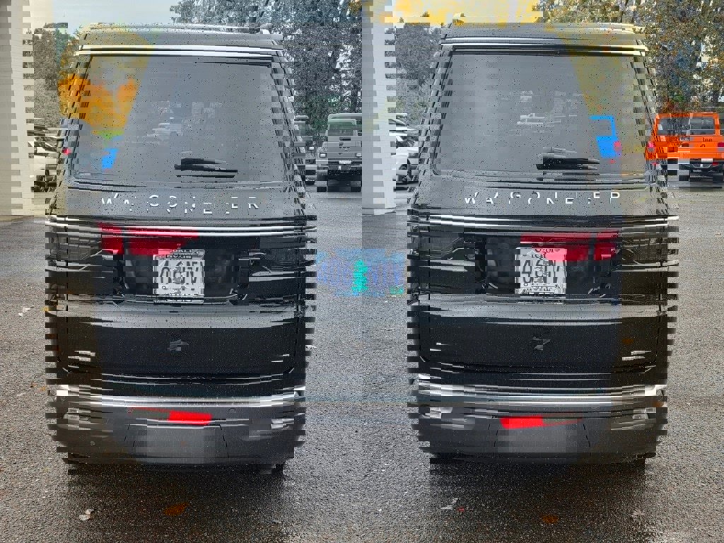 Used 2022 Jeep Wagoneer Series III w/ Premium Group I image 4