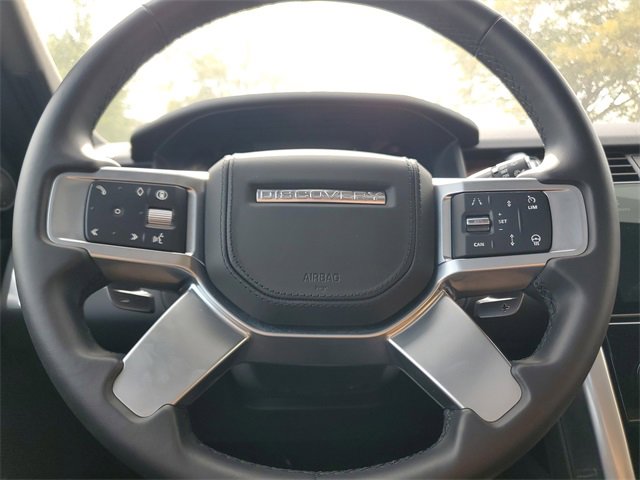 Used 2024 Land Rover Discovery Dynamic SE image 25