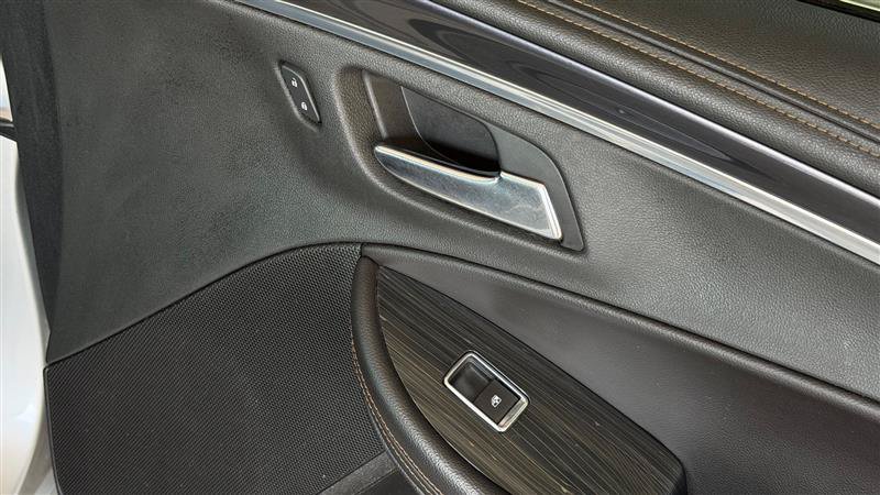 Used 2016 Chevrolet Impala LTZ FWD image 31