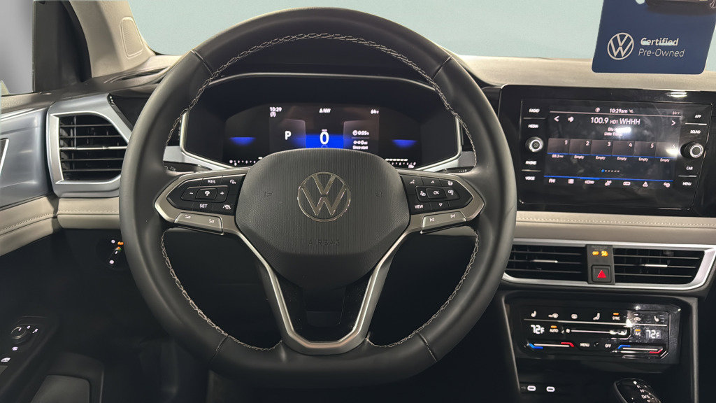 Certified 2025 Volkswagen Taos SE image 35