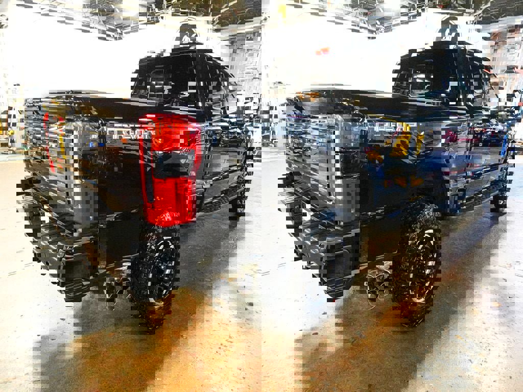 Certified 2025 Ford F350 Platinum w/ Tremor Off-Road Package AWD/4WD image 6