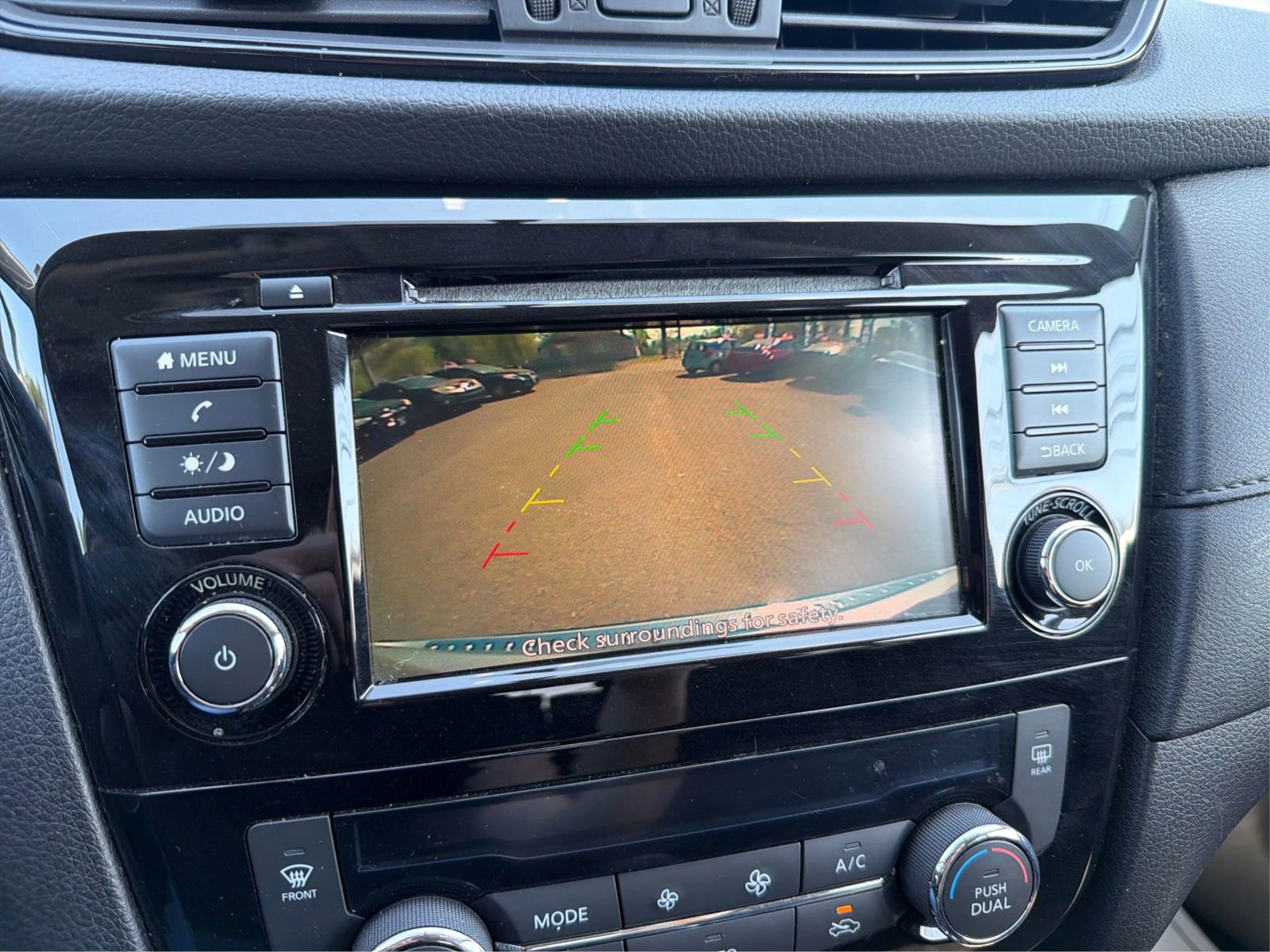Used 2018 Nissan Rogue SV AWD/4WD image 25