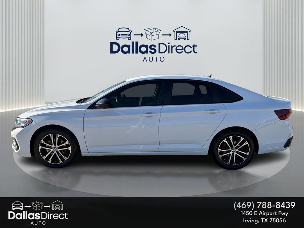 Used 2023 Volkswagen Jetta Sport image 9
