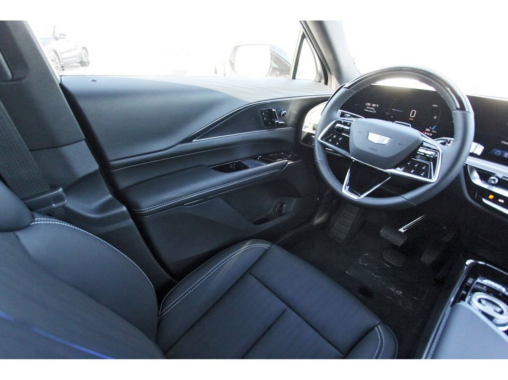 New 2026 Cadillac Lyriq Luxury image 8