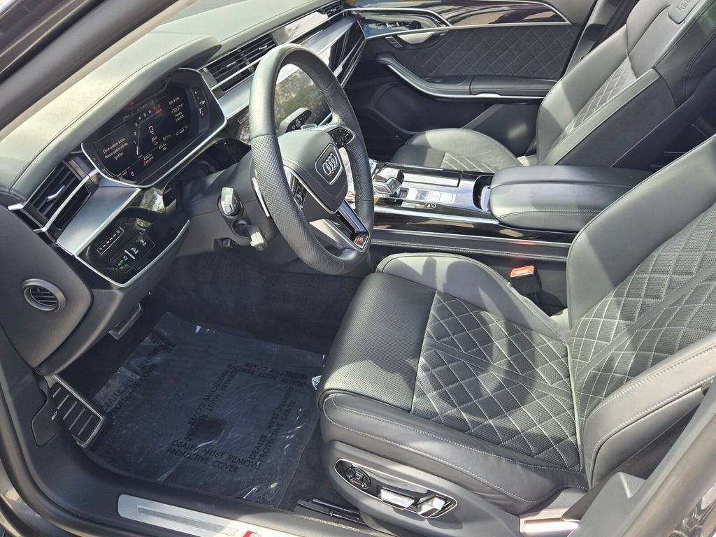 Used 2023 Audi S8 w/ S8 Comfort Plus Package AWD/4WD image 10