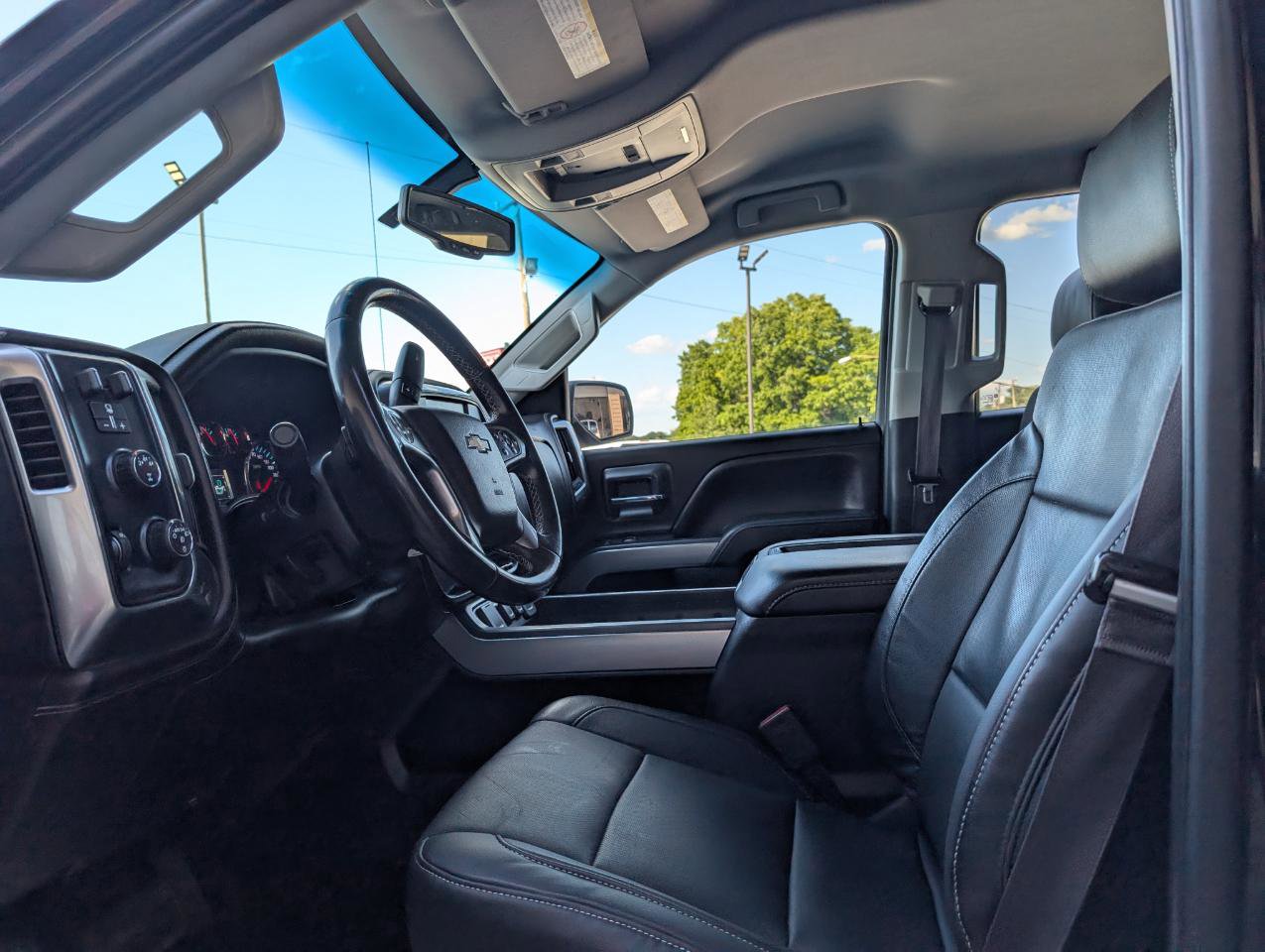 Used 2015 Chevrolet Silverado 2500 LTZ w/ LTZ Plus Package AWD/4WD image 10