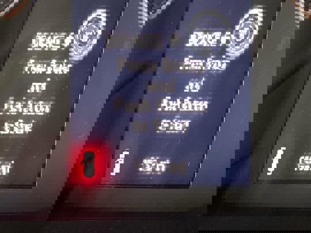 Used 2025 Jeep Wrangler Sport image 17