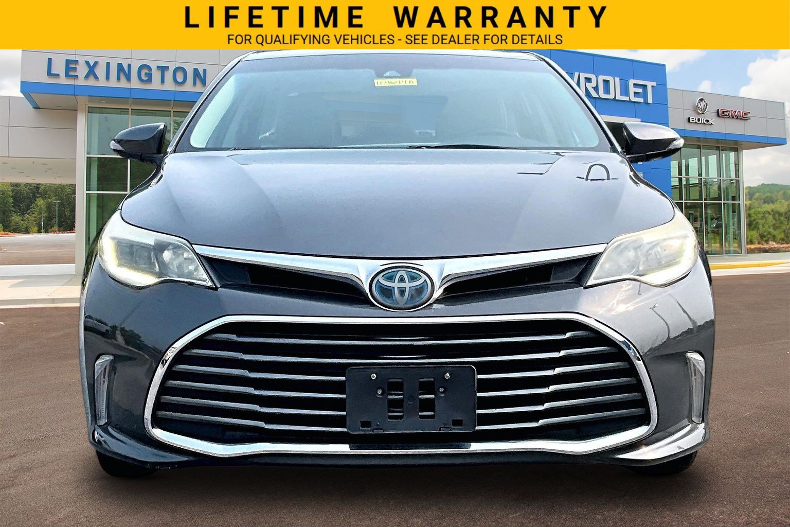 Used 2017 Toyota Avalon Limited w/ All Weather Liner Package FWD image 3