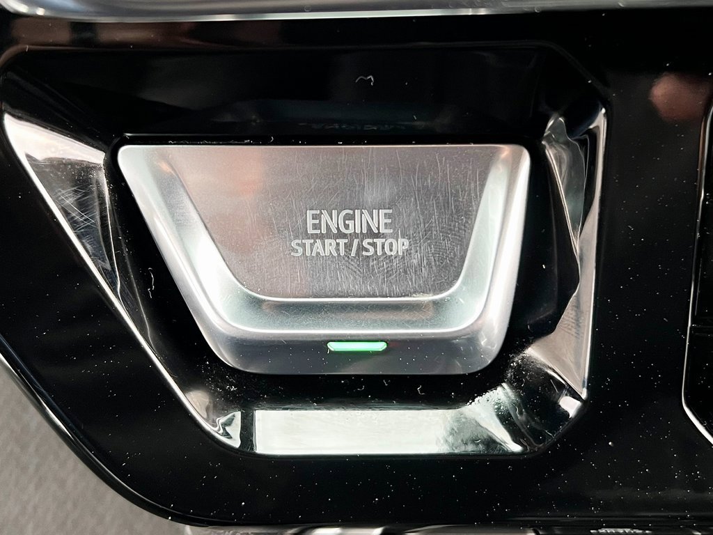 Used 2024 GMC Sierra 3500 Denali w/ Denali Reserve Package image 10